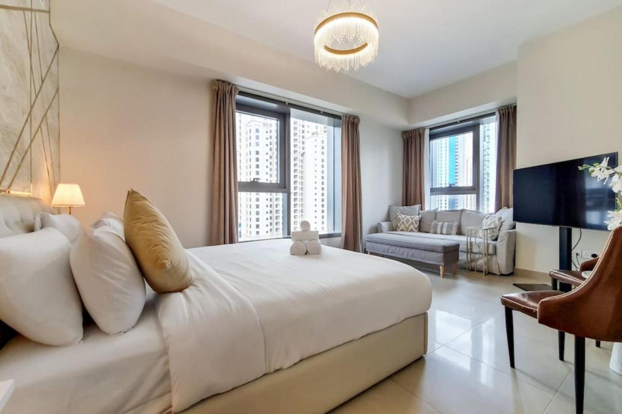 Apartment Sparkle Tower 1, Marina - Bright Two Bedroom