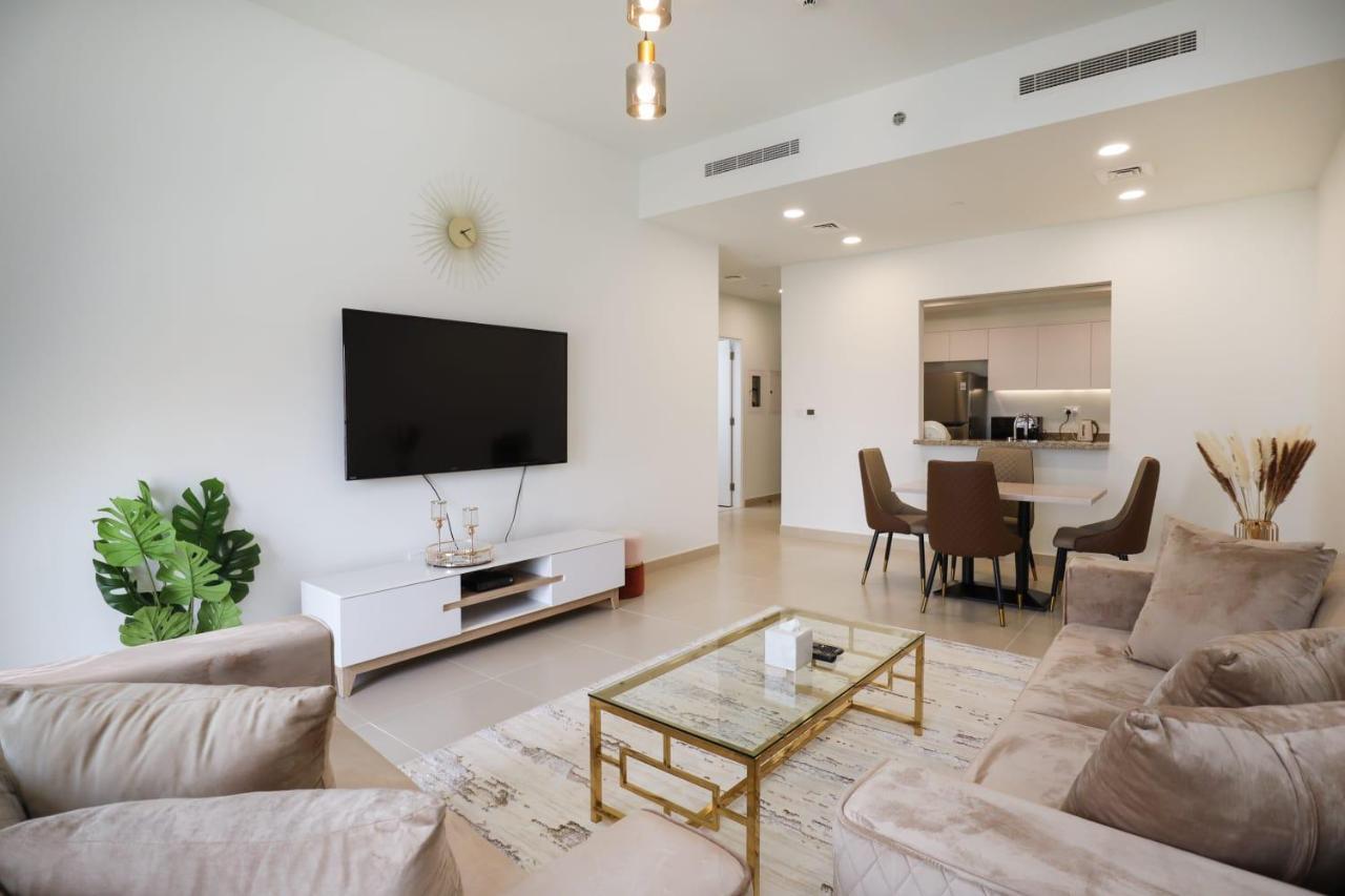 Luxurious 2 Bedroom + Maid With Burj Khalifa View Apartment