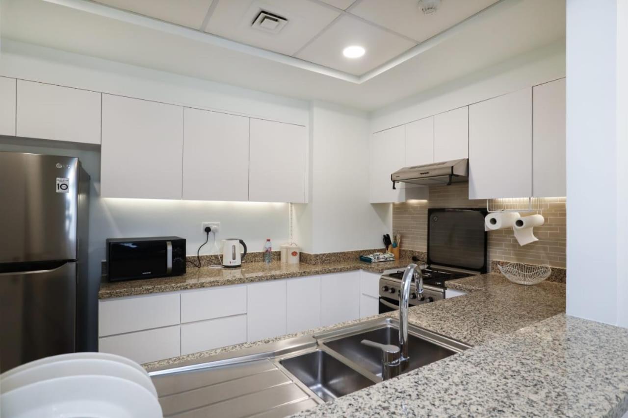 Luxurious 2 Bedroom + Maid With Burj Khalifa View Apartment *