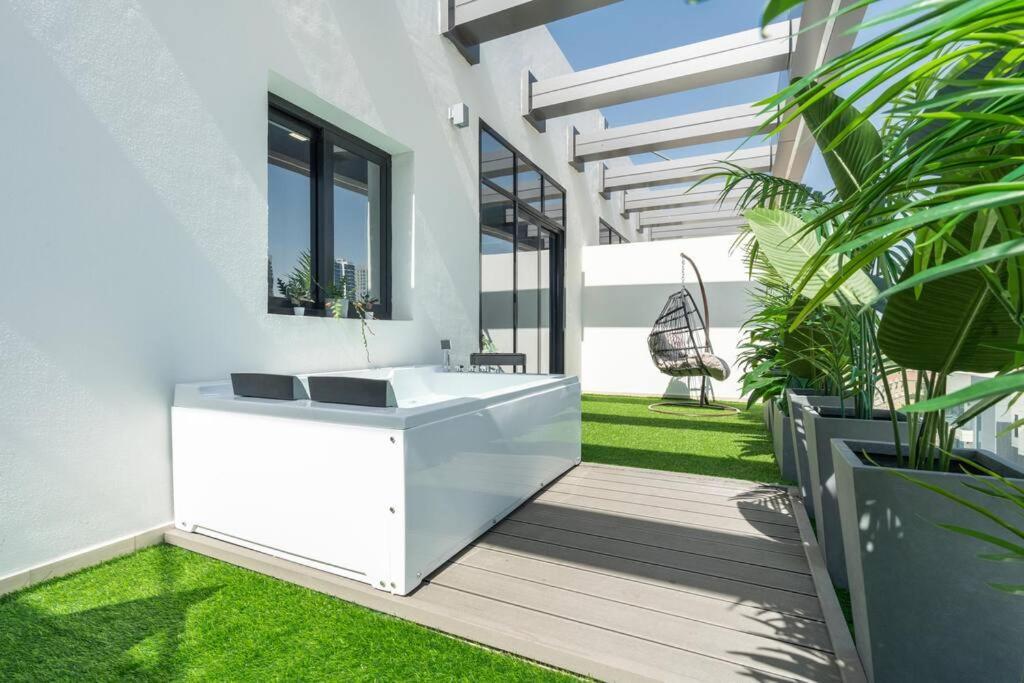 Unique Apt With Private Jacuzzi In
