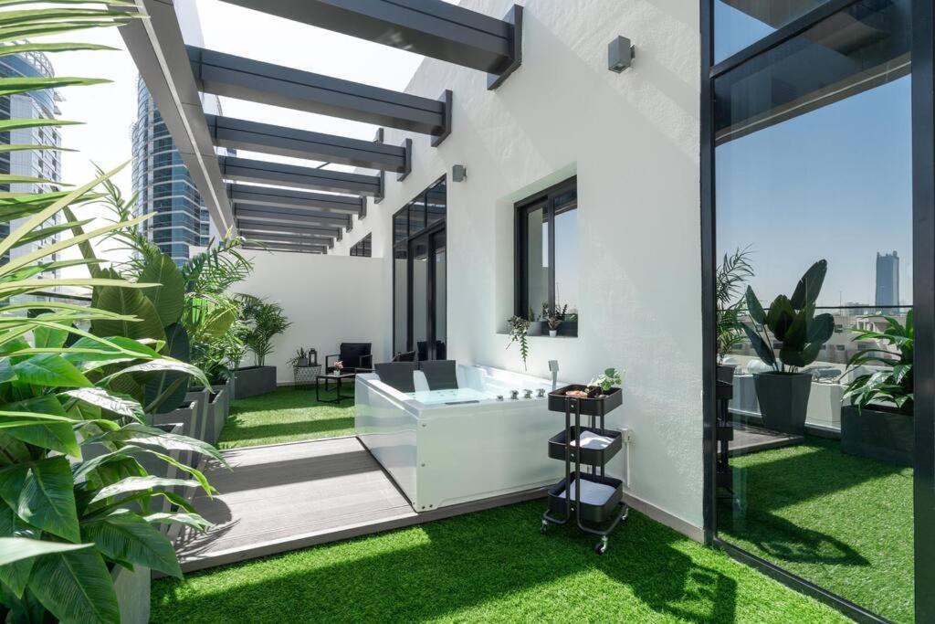 Apartment Unique Apt With Private Jacuzzi In