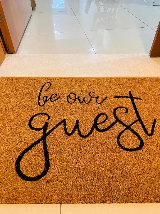 Apartment 1 Bed With Sea View, Pool, Gym & Free Parking In Marina Dubai