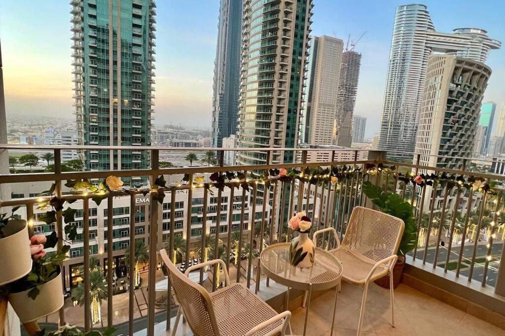 In Downtown Dubai, 3min Walk To Burj Khalifa & Mall Apartment