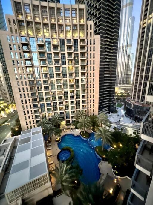 In Downtown Dubai, 3min Walk To Burj Khalifa & Mall Apartment *