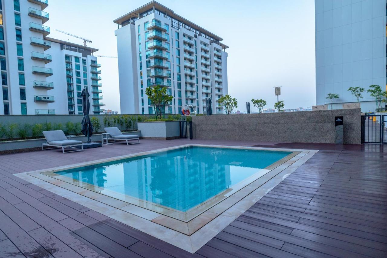 Full Moon Of One Park Avenue Apartment Dubai