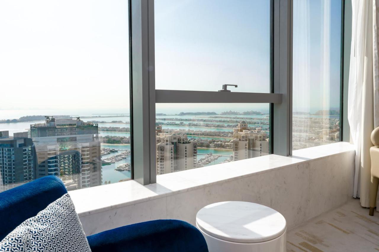Fam Living - Palm Tower - Palm Jumeirah - Panoramic