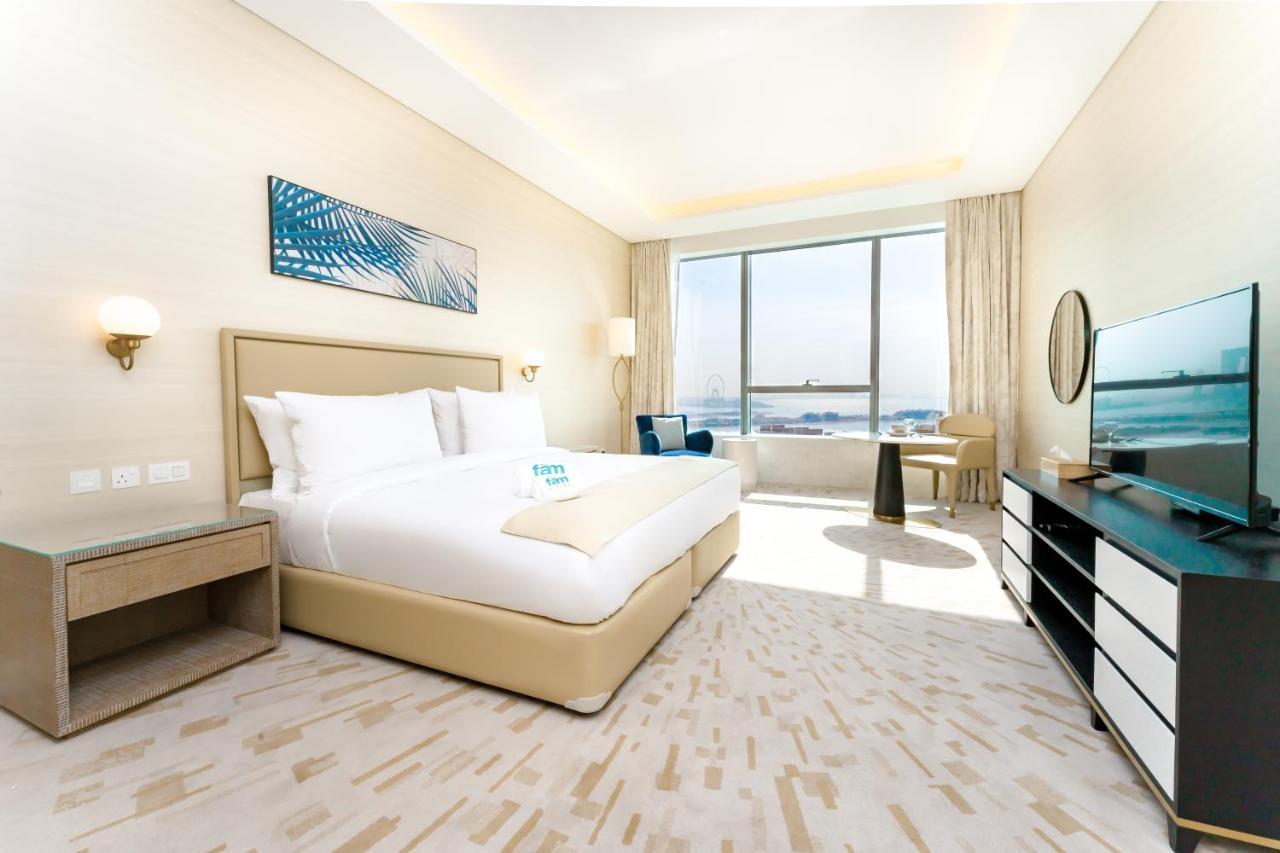 Fam Living - Palm Tower - Palm Jumeirah - Panoramic Dubai