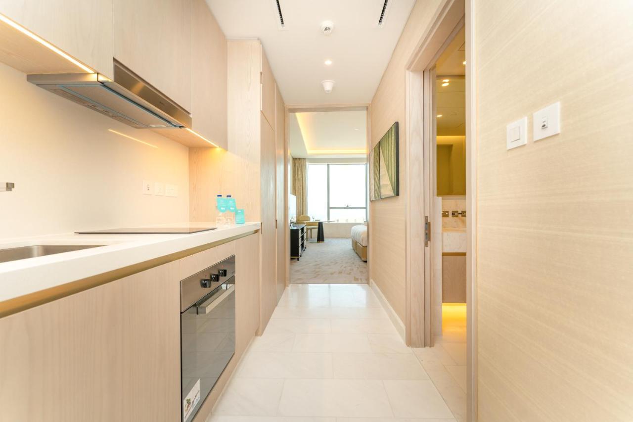 Fam Living - Palm Tower - Palm Jumeirah - Panoramic * Dubai