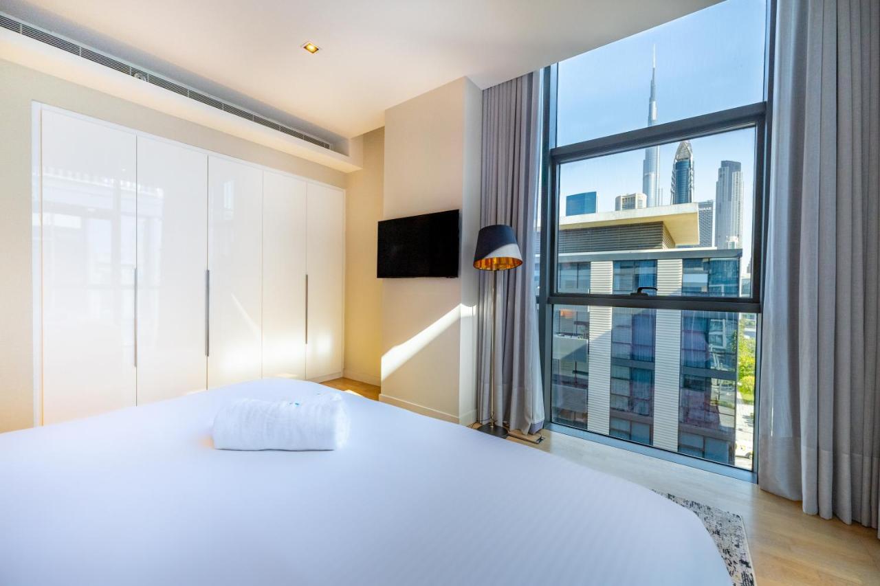 Fam Living - Walk - Luxe Interiors Apartment *