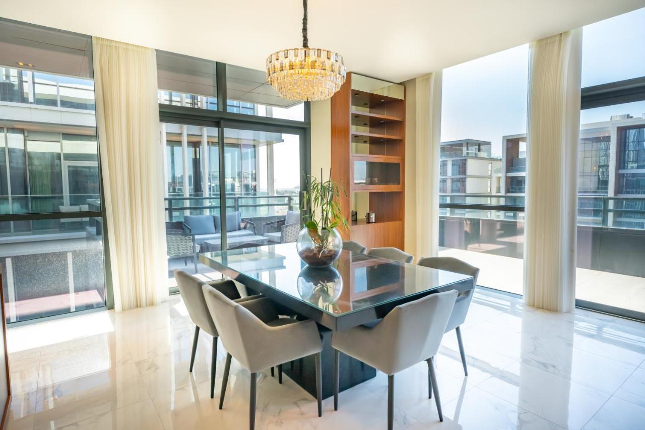 Fam Living - Walk - Luxe Interiors Dubai