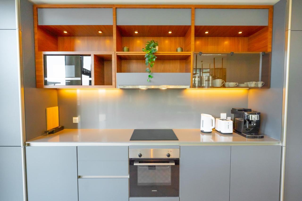 Fam Living - Walk - Luxe Interiors Apartment Dubai