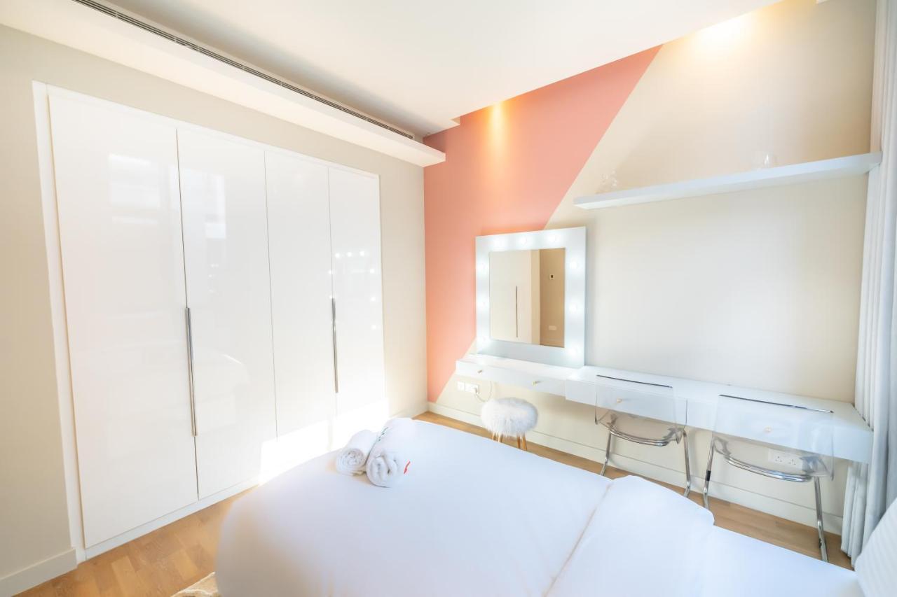 Apartment Fam Living - Walk - Luxe Interiors *