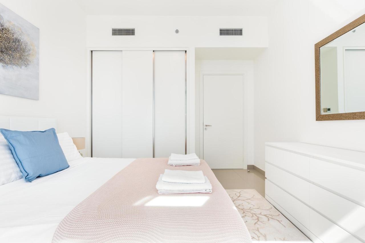 Vacay Lettings - Private Access -emaar Beachfront * Dubai