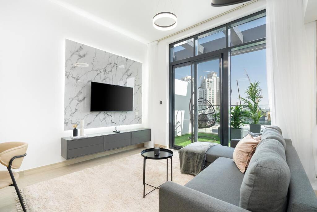 Apartment Unique Apt With Private Jacuzzi In Dubai