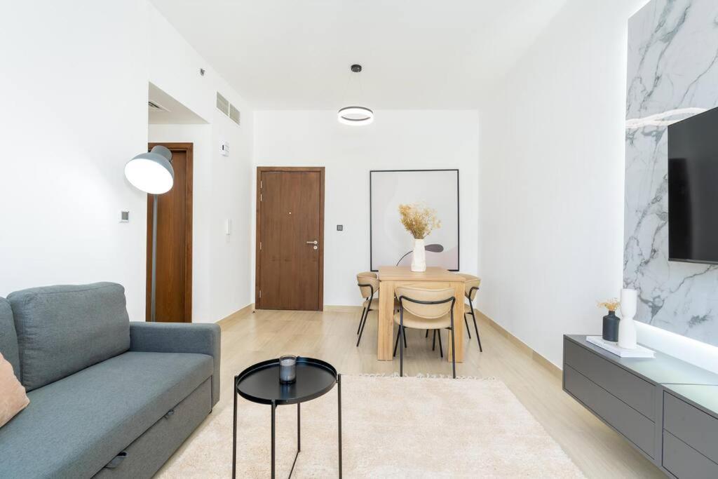 Unique Apt With Private Jacuzzi In *