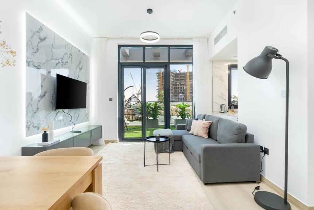 Apartment Unique Apt With Private Jacuzzi In *