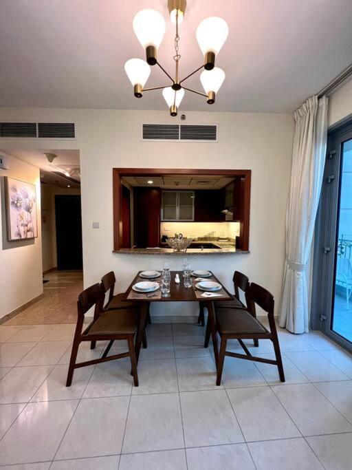 In Downtown Dubai, 3min Walk To Burj Khalifa & Mall Apartment *