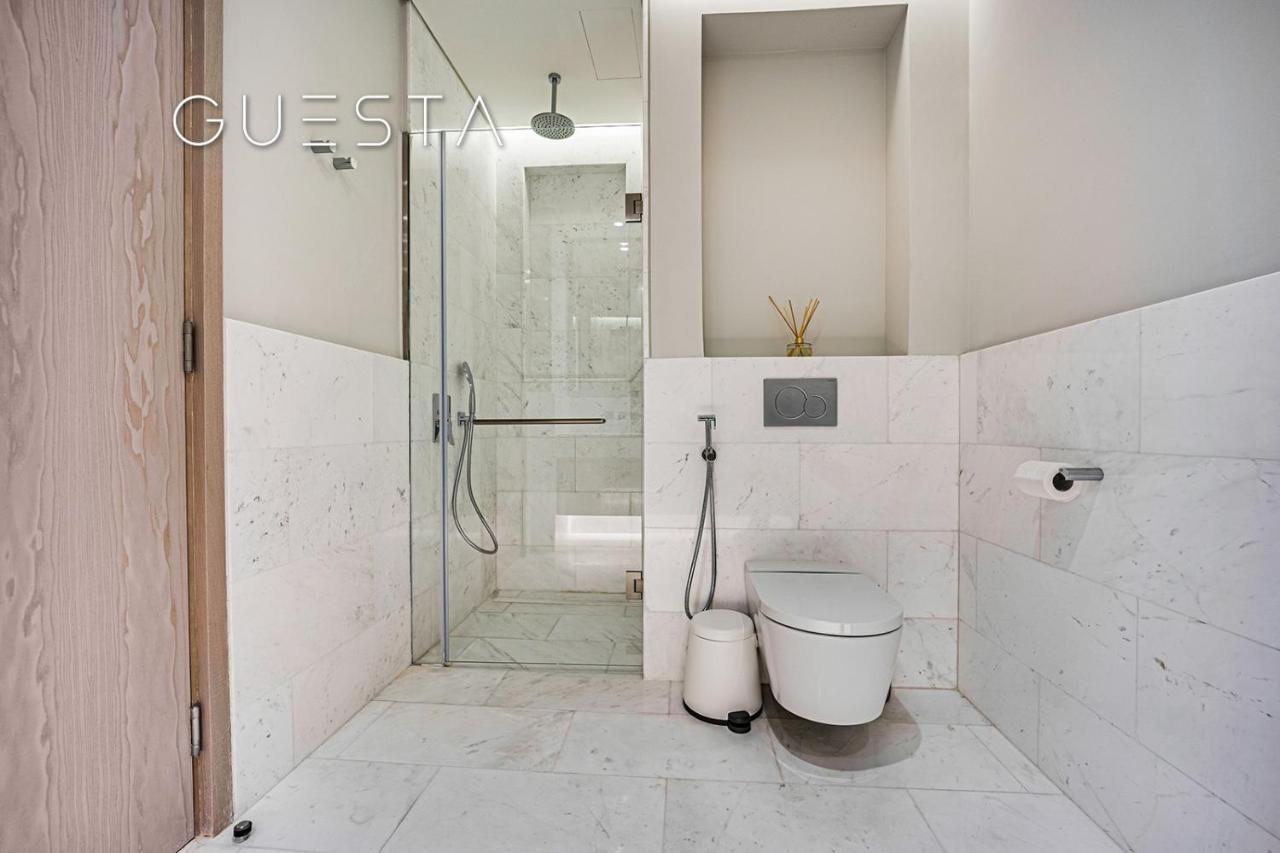 Apartment The Palm Tower, Nakheel Mall, Palm Jumeirah *