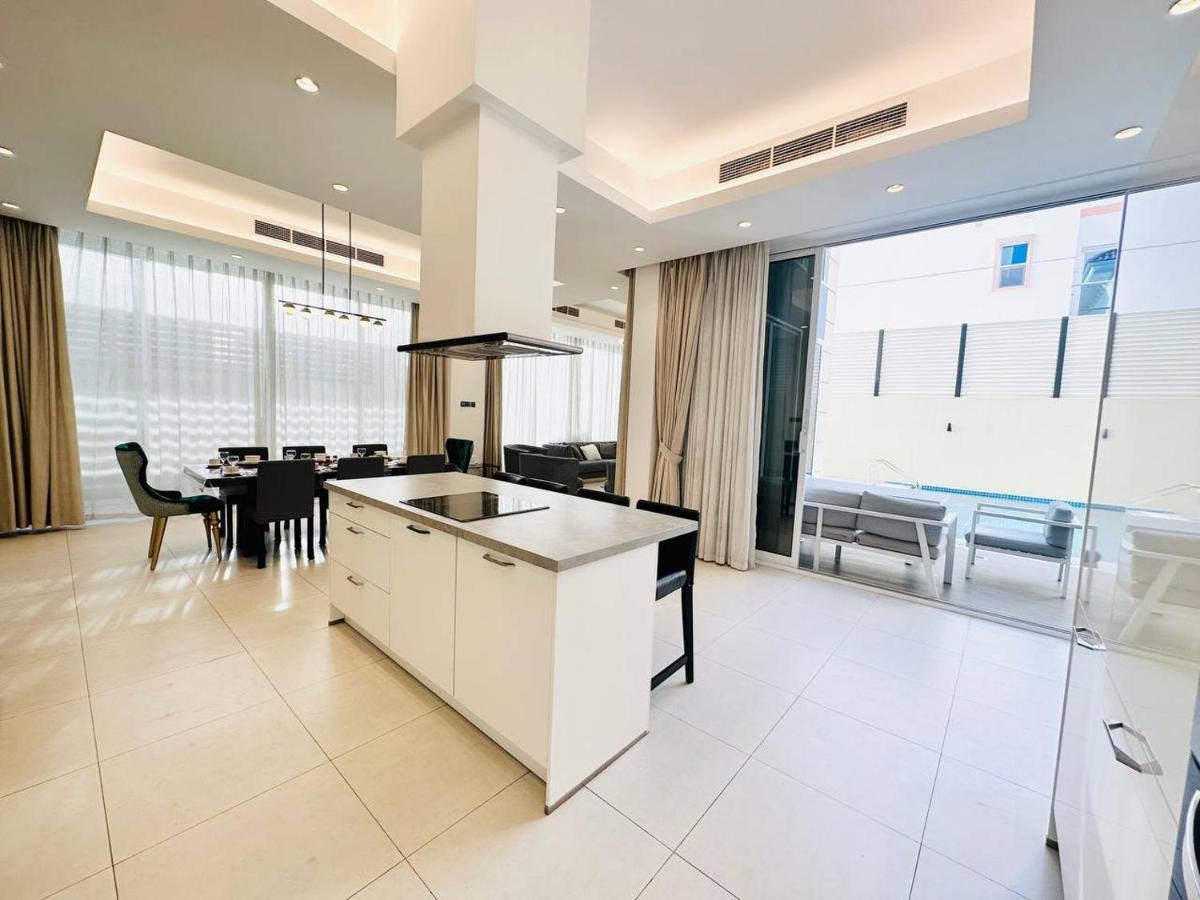 Vip 5 Bedroom Private Pool Lift Luxury Villa