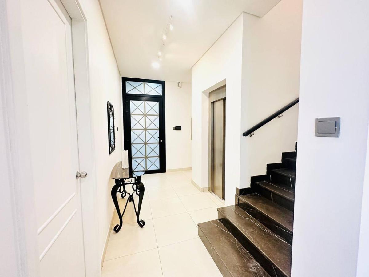 Villa Vip 5 Bedroom Private Pool Lift Luxury Dubai