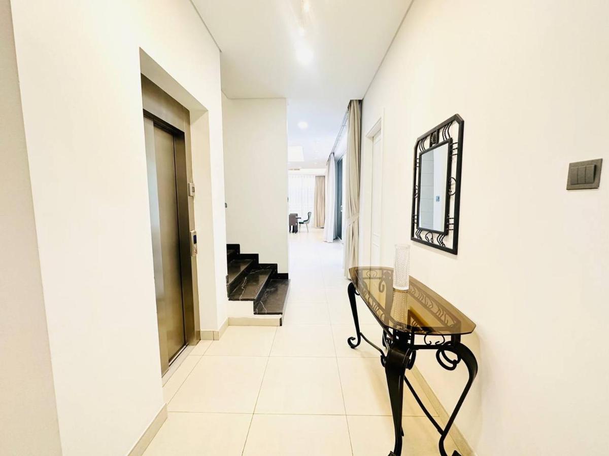 Villa Vip 5 Bedroom Private Pool Lift Luxury Dubai