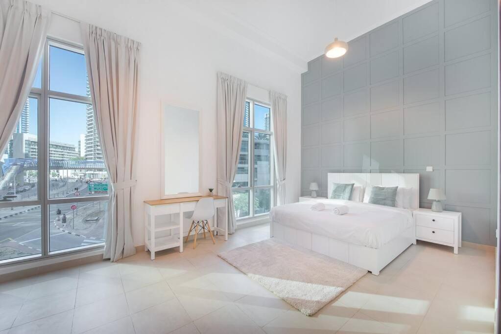 Apartment Huge And Nice In Marina!