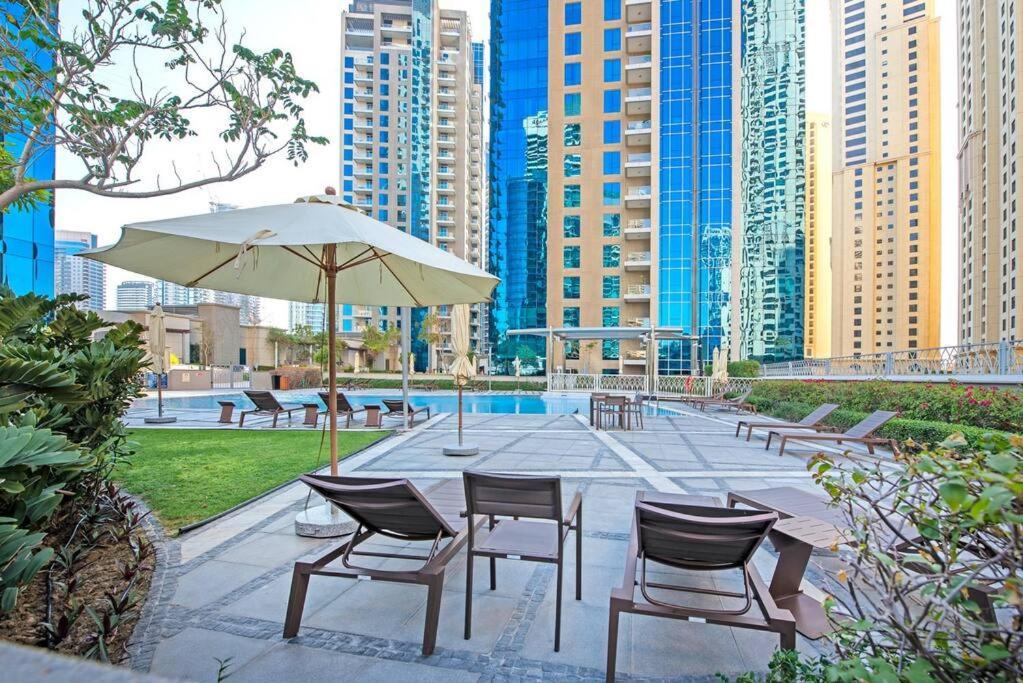 Huge And Nice In Marina! *