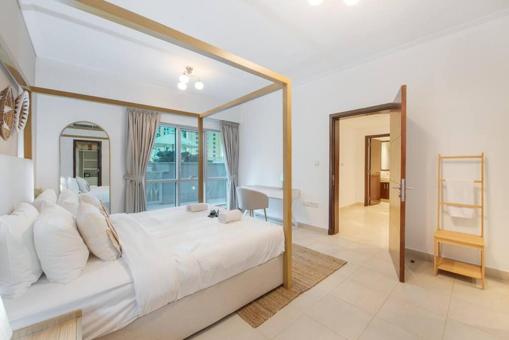 Huge And Nice In Marina! Apartment Dubai