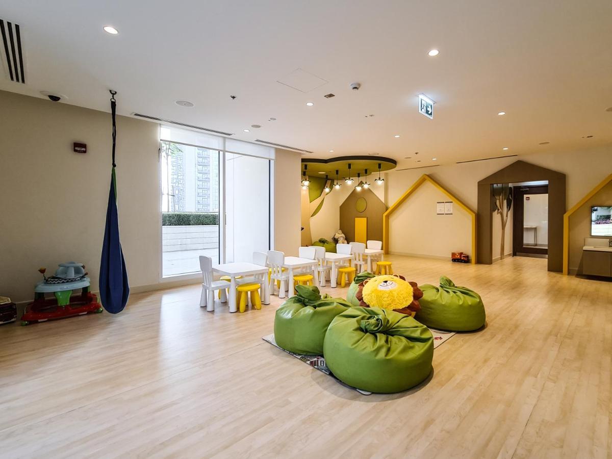 Incredible Waterfront With Panoramic Views * Dubai