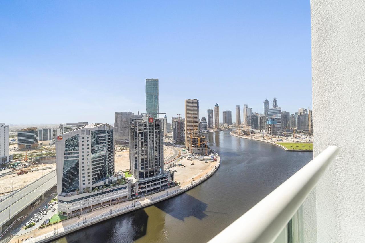 Elegant 1br - Spacious & Luxury - Canal View * Dubai