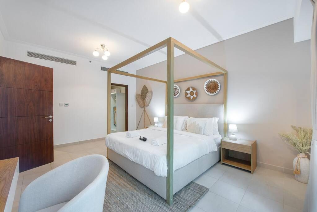 Apartment Huge And Nice In Marina!