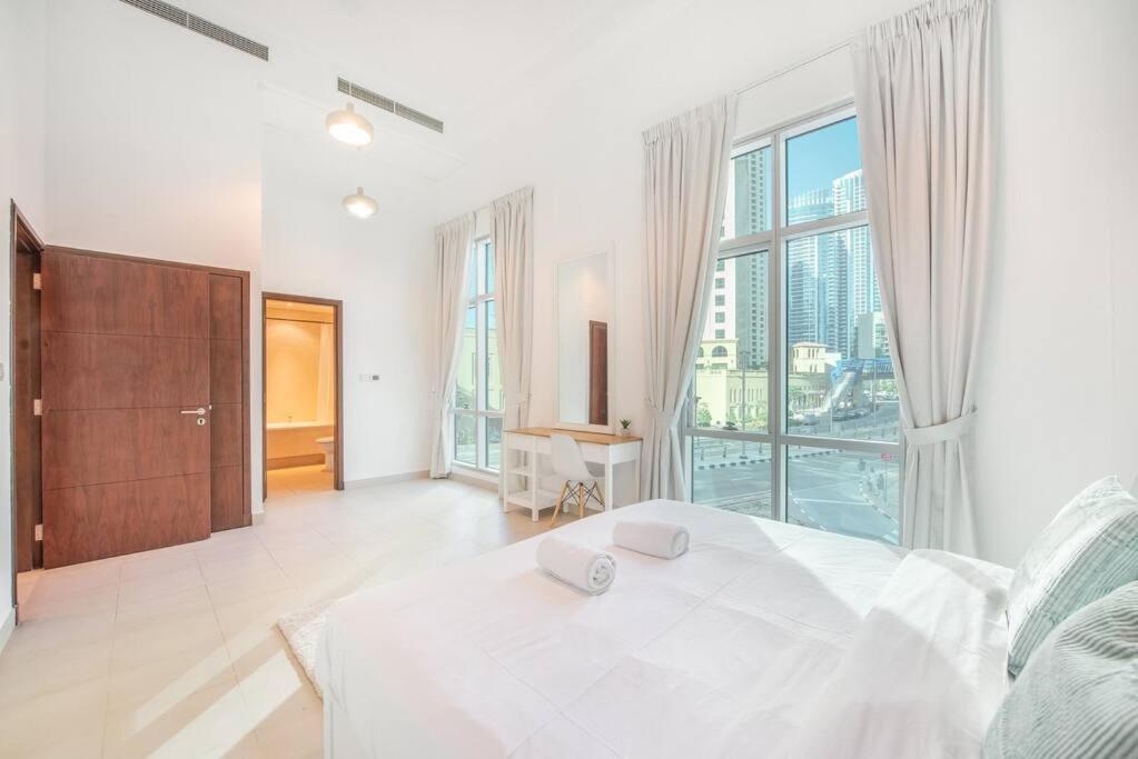 Huge And Nice In Marina! Apartment