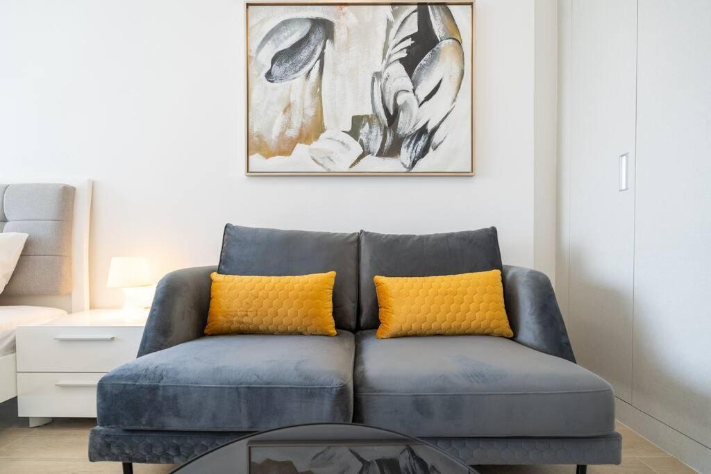 Classy In Bloom Heights In Jvc Apartment *