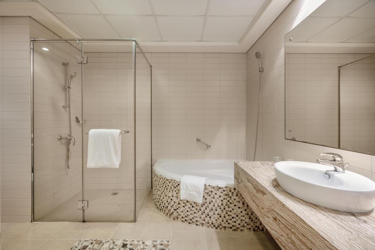 Oaks Liwa Heights Aparthotel 3*
