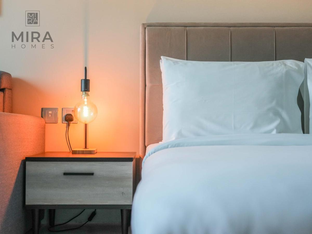 Mira Homes - In Business Bay With Burj Khalifa View * Dubai