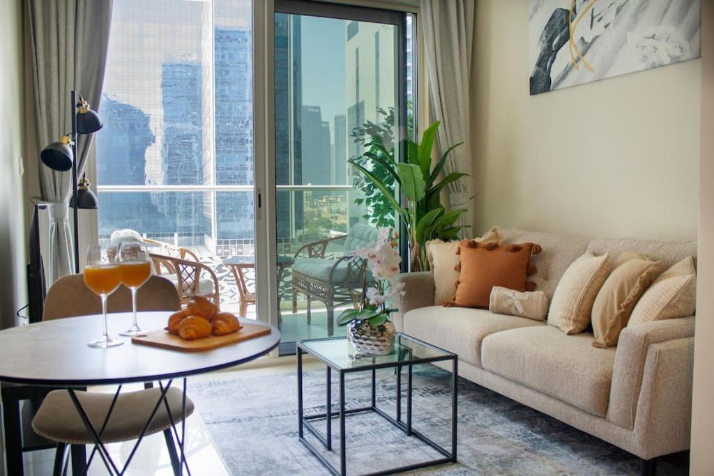 Vera Residences By Damac I 1br Luxury Apartment *