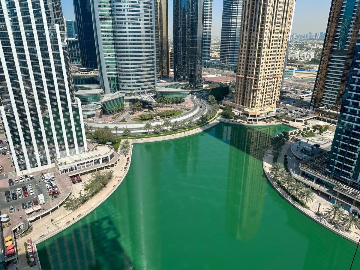 Higuests - Lake-view Studio In Vibrant Area In Jlt Dubai