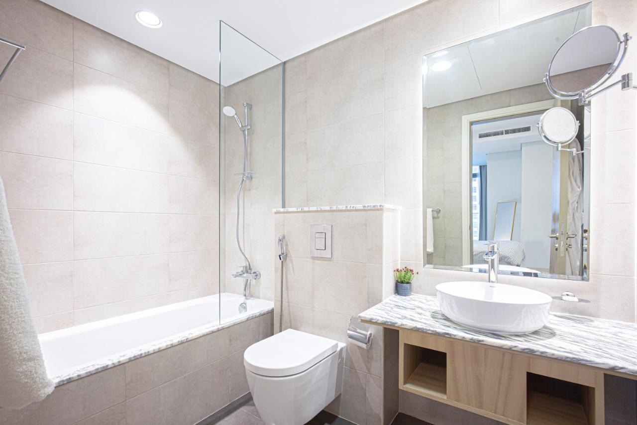 Downtown's Highest Pool & Full 5-star Luxury With Gym, And Restaurants Apartment