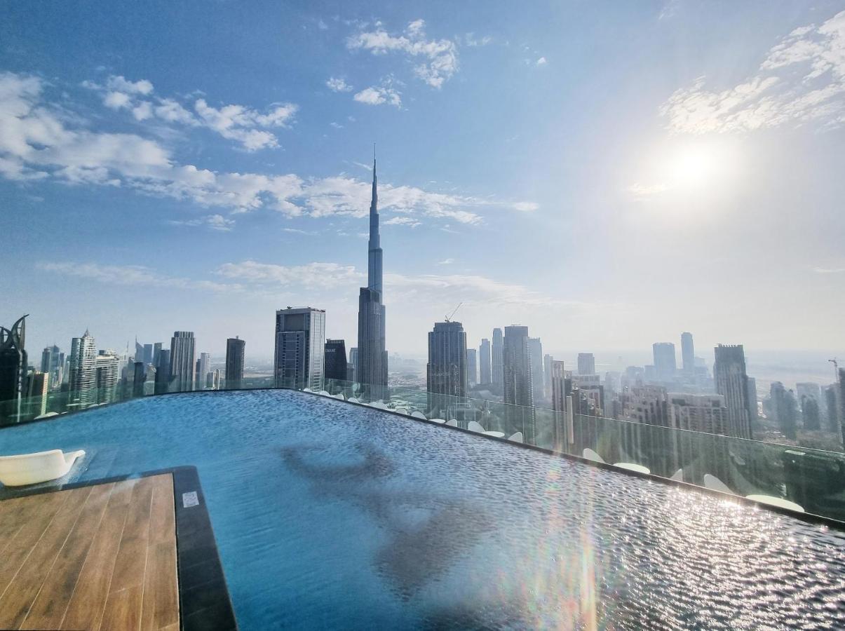 Downtown's Highest Pool & Full 5-star Luxury With Gym, And Restaurants Dubai