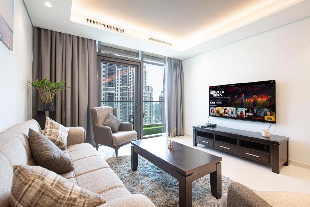 Downtown's Highest Pool & Full 5-star Luxury With Gym, And Restaurants Apartment