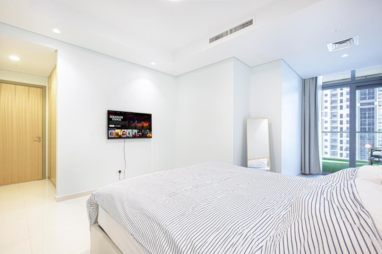Downtown's Highest Pool & Full 5-star Luxury With Gym, And Restaurants * Dubai