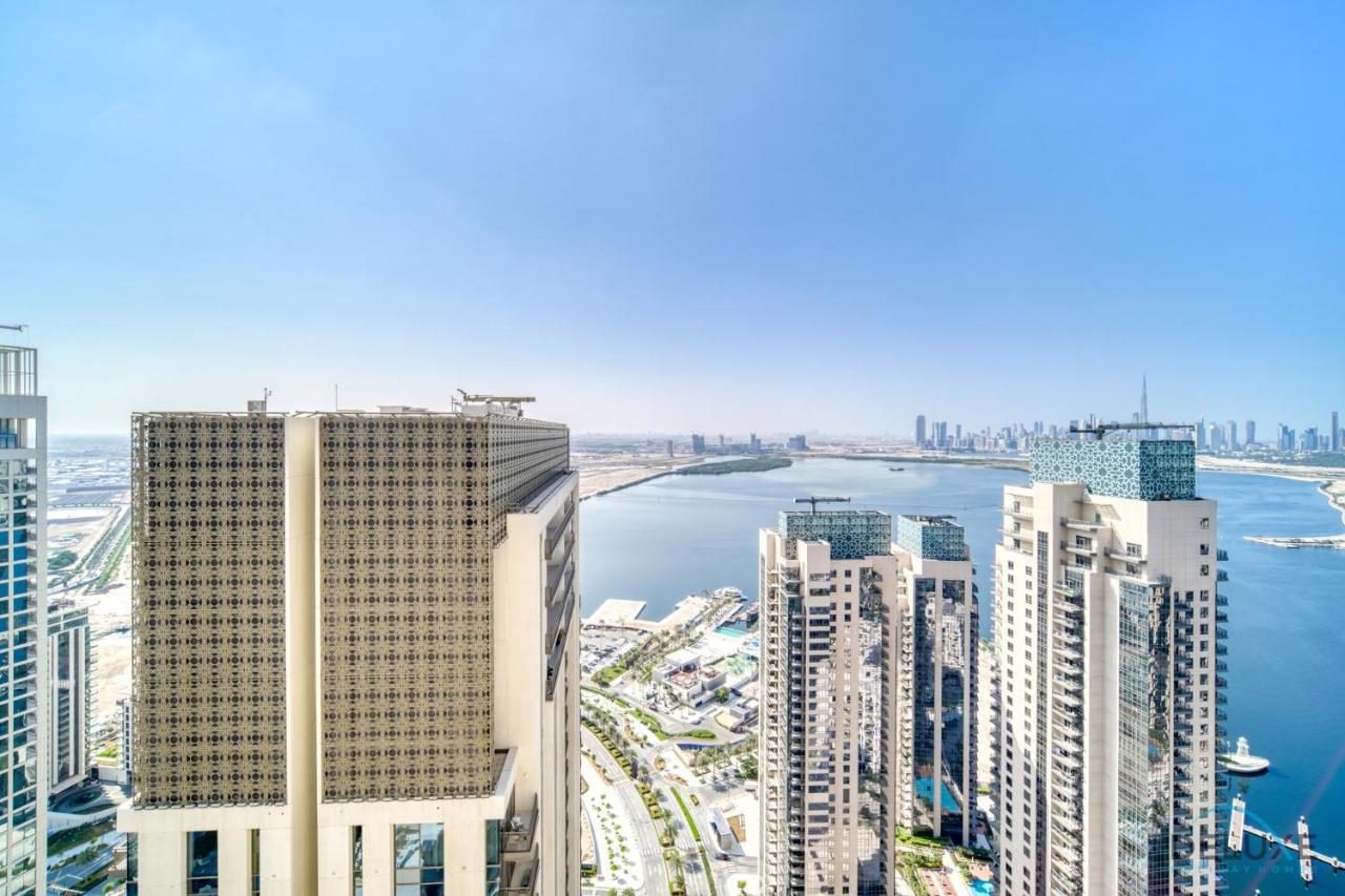Elegant 3br With Assistant At Harbour Views Tower 1 By Deluxe Homes Dubai