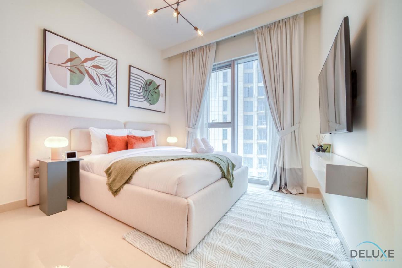 Classic 1br At Harbour Views Tower 1 By Deluxe Homes