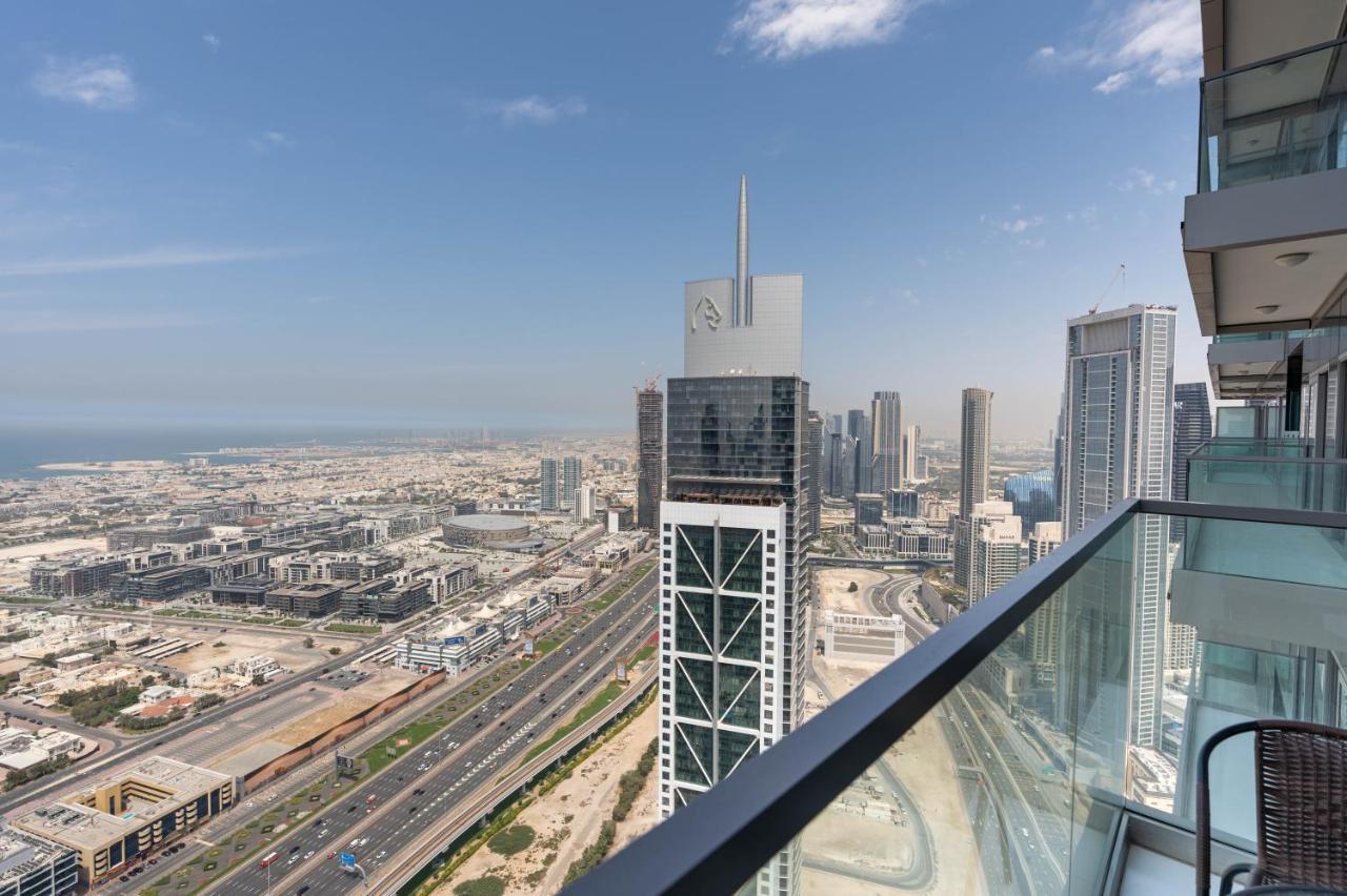 Luxbnb Paramount Midtown Seaview * Dubai