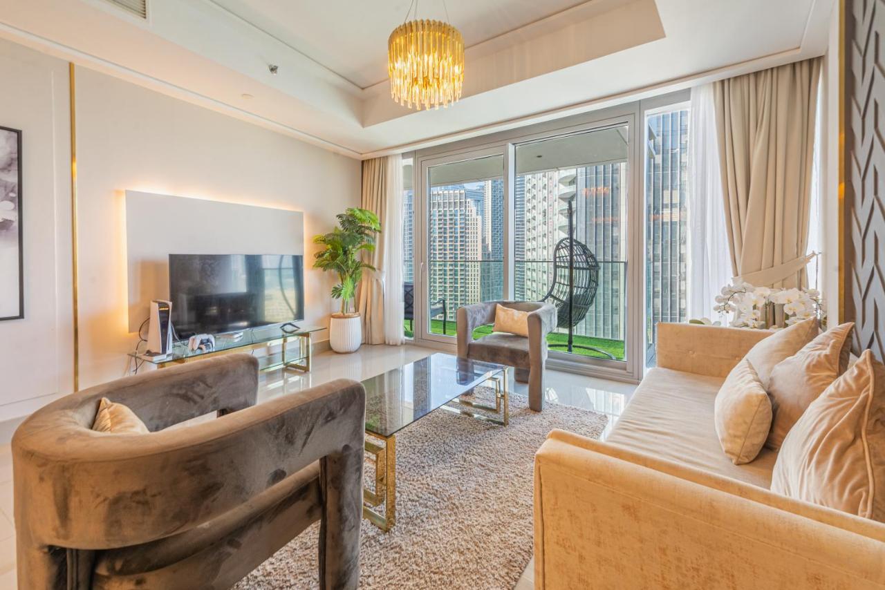 Apartment First Class 2br With Full Burj Khalifa And Fountain View Dubai