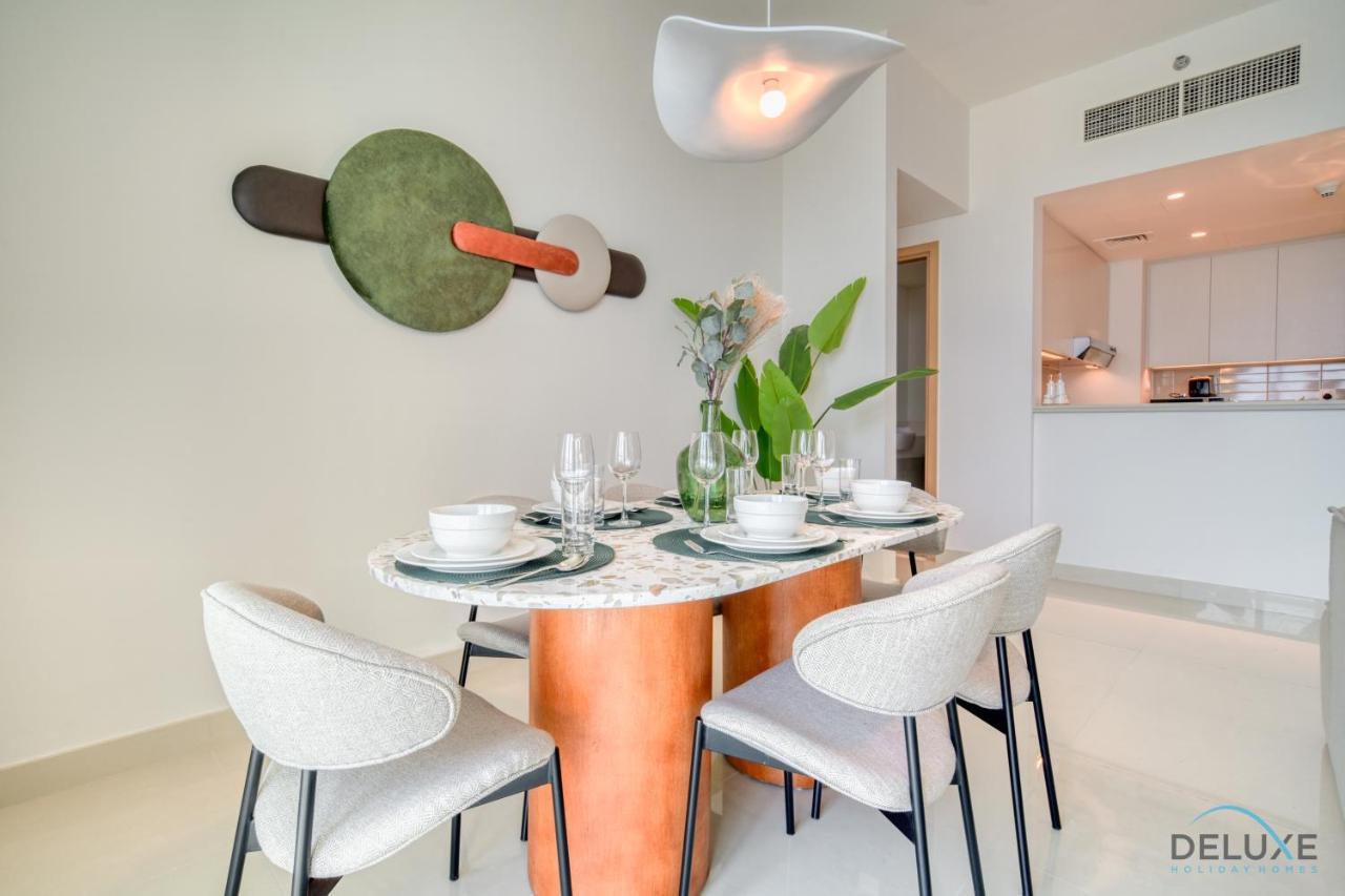 Elegant 3br With Assistant At Harbour Views Tower 1 By Deluxe Homes