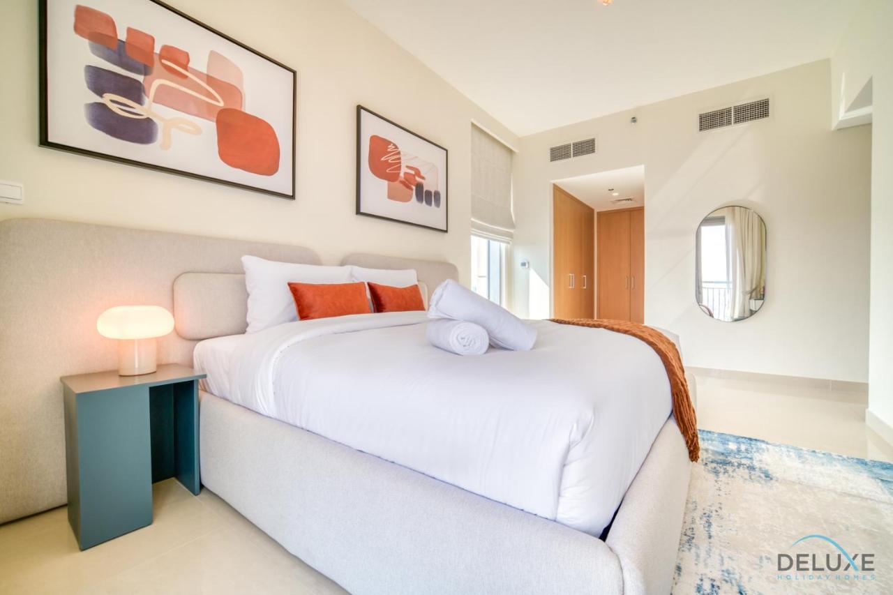 Elegant 3br With Assistant At Harbour Views Tower 1 By Deluxe Homes Apartment