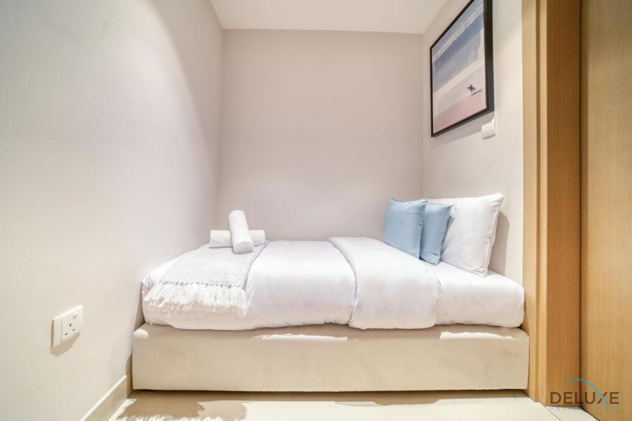 Elegant 3br With Assistant At Harbour Views Tower 1 By Deluxe Homes * Dubai