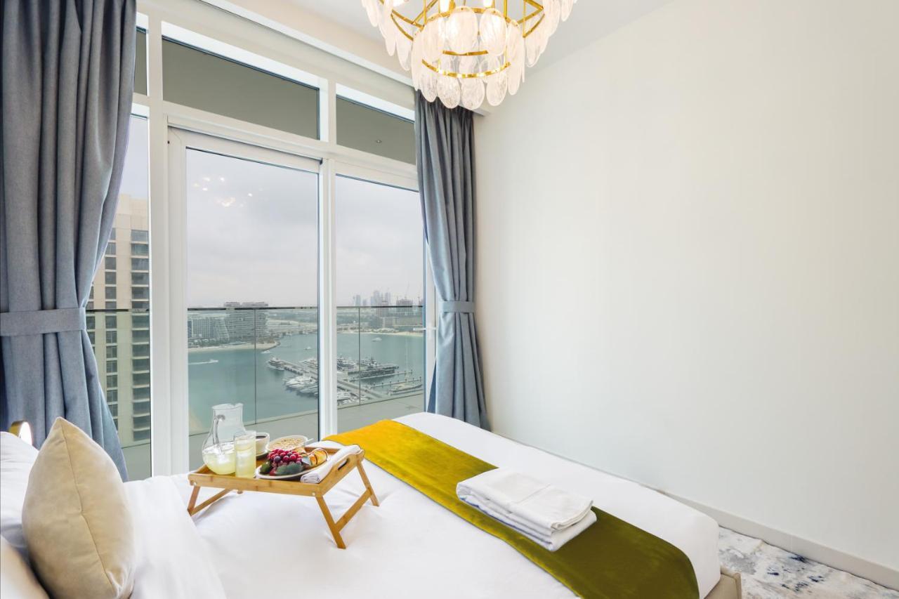 Livbnb - Lush 3 Bedroom With Marina And City Skyline Views Apartment Dubai