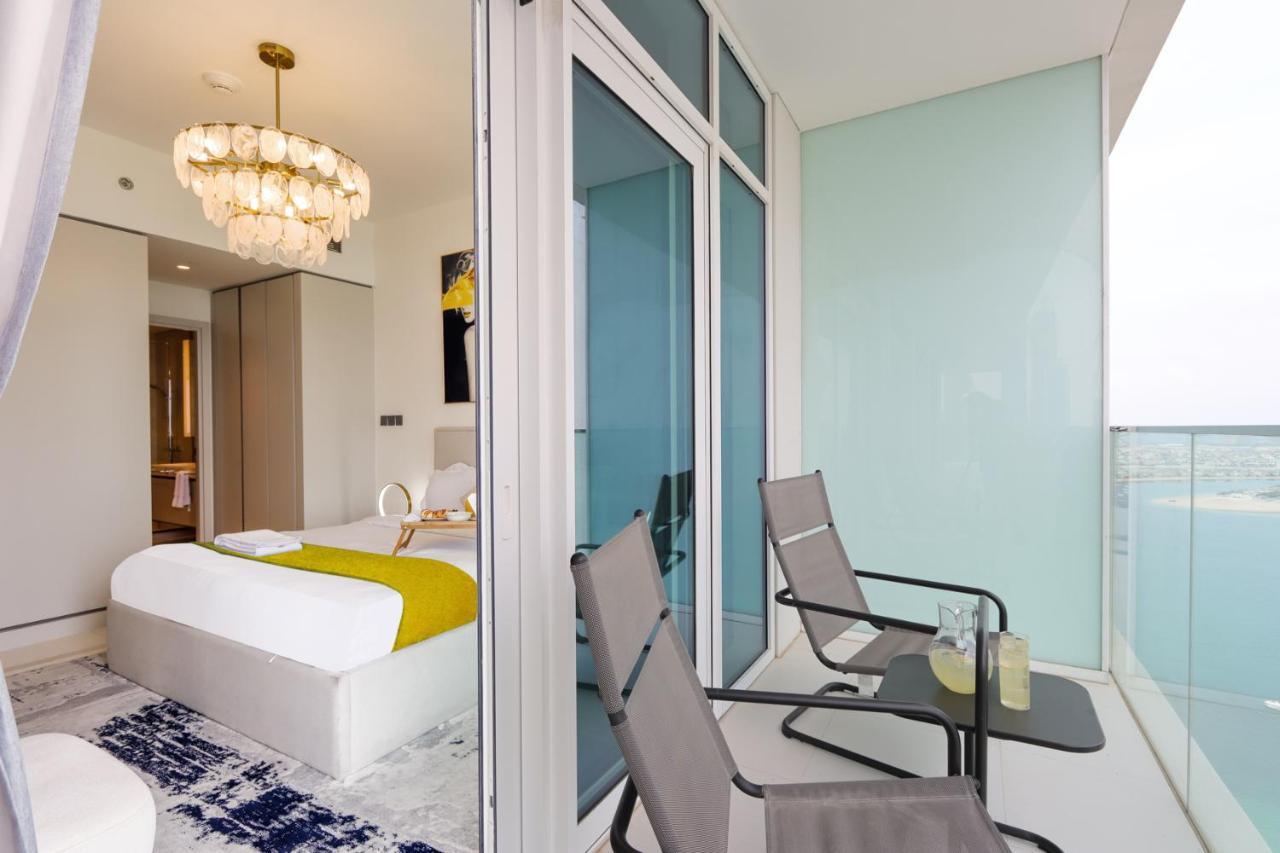 Livbnb - Lush 3 Bedroom With Marina And City Skyline Views Apartment